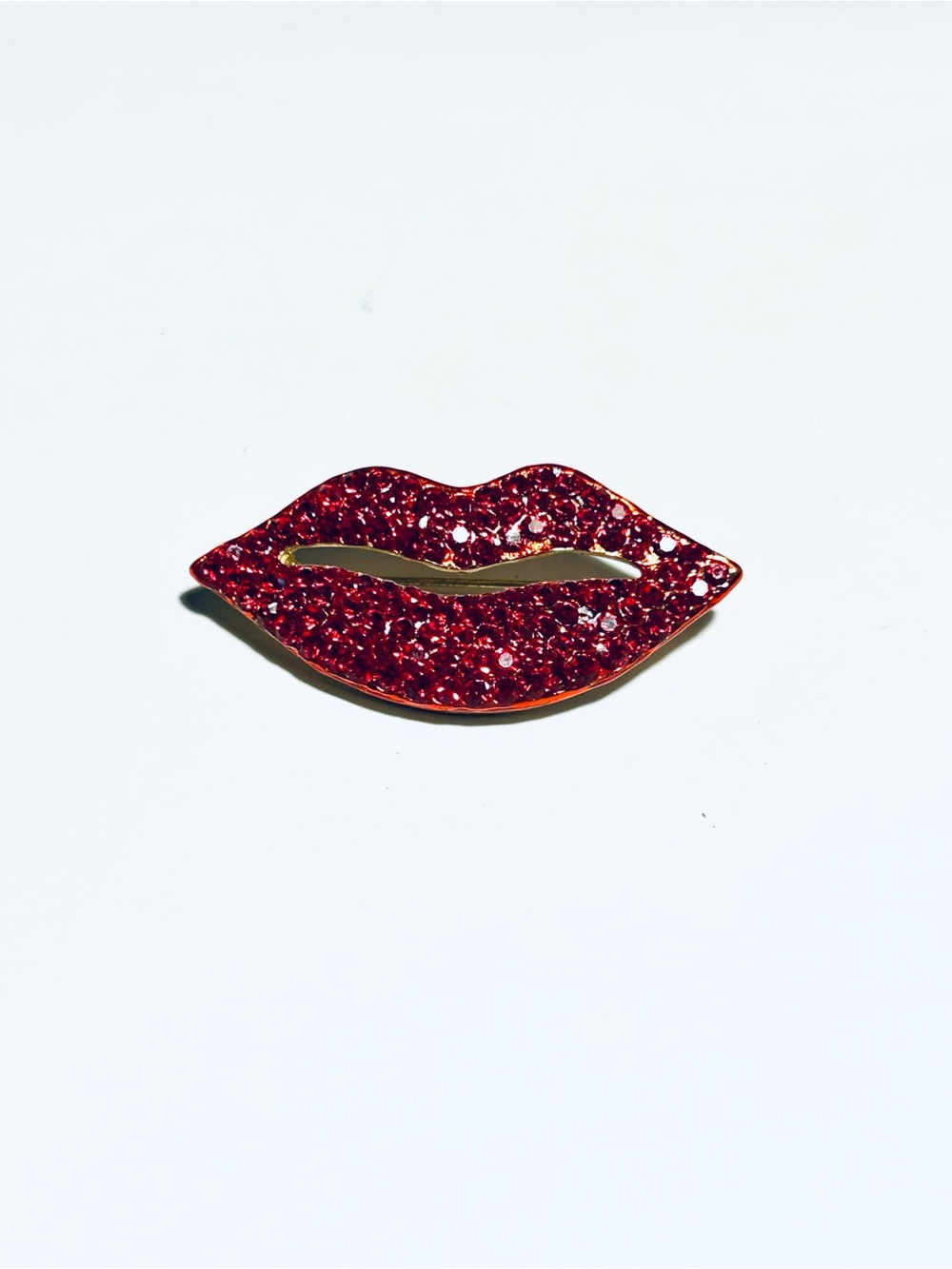 Large‎ Rhinestone Lip Pin Brooch - Red - Picture 2 of 5